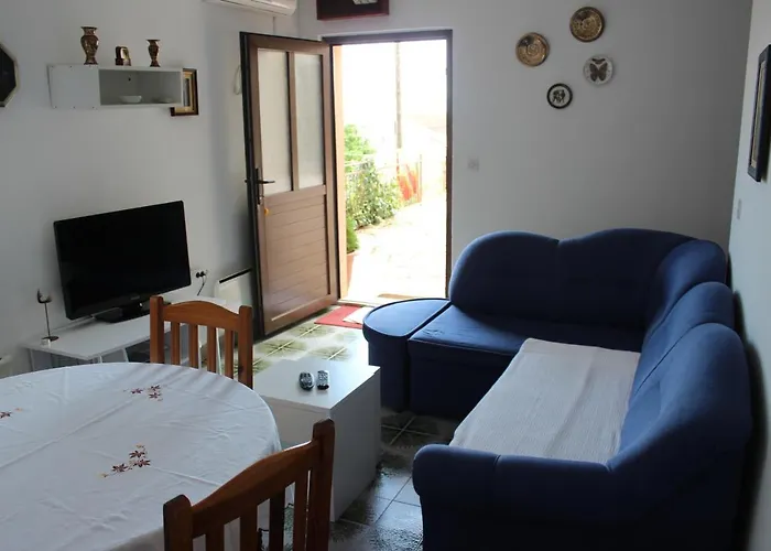Apartamento With Parking Space Supetar, Brac - 5628 *