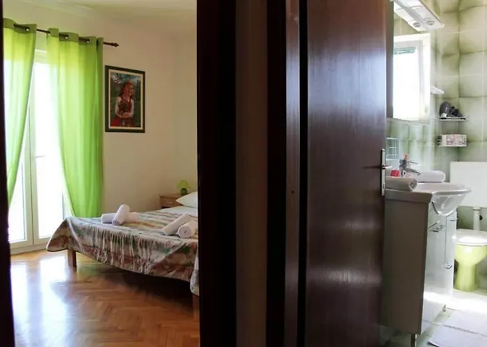 Apartamento With Parking Space Supetar, Brac - 5628 Supetar