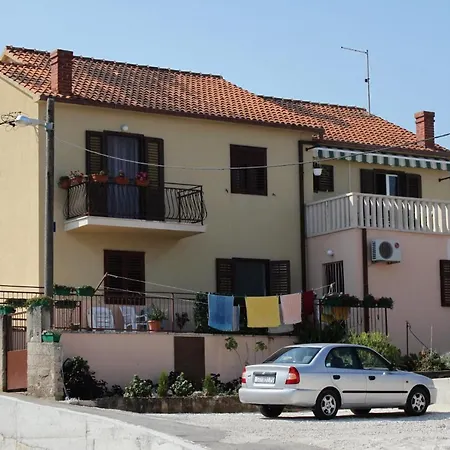 Apartment With A Parking Space Supetar, Brac - 5628 *