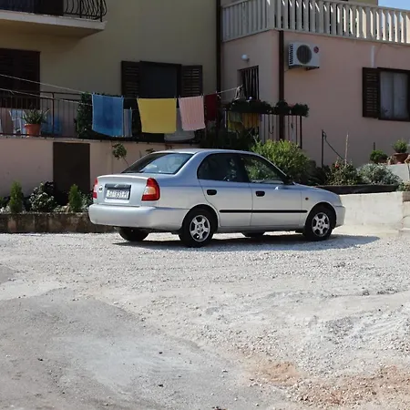 Apartment With A Parking Space Supetar, Brac - 5628 *